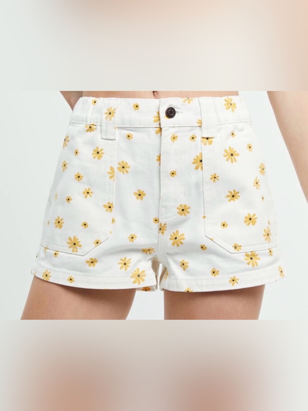 PacSun White Yellow Daisy Floral Mom Shorts Women’s Medium NWOT